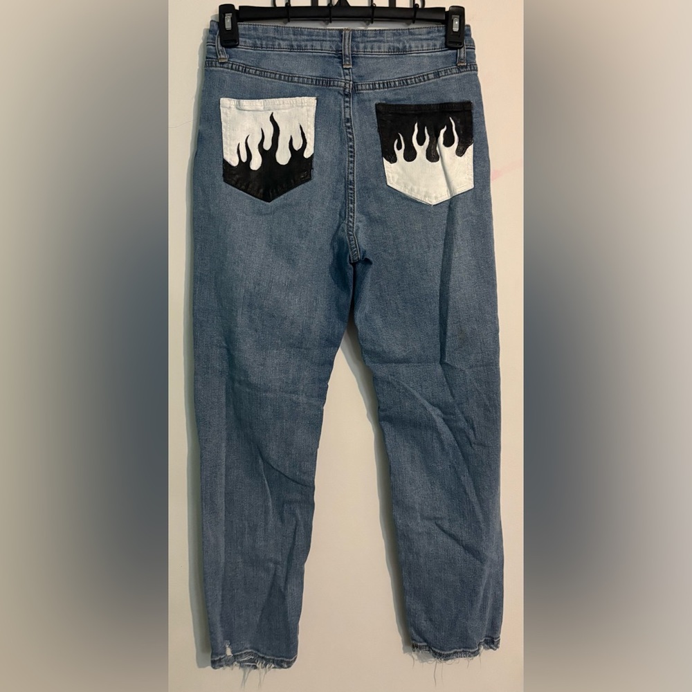 Hand painted Wild Fable Womens Jeans 6 Black‎ White Flames High Rise Mom
